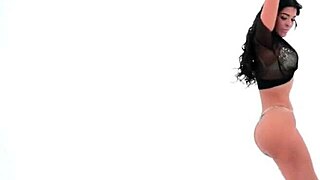 Laura Athens Diva With Big Tits And Ass In European Escort Scene