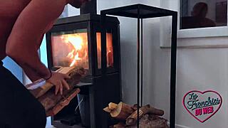 emmanuelle une petite blonde lubrique au gros appétit en lingerie