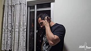 Estava louca pra dar e chamei o marido da amiga no zap.