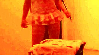 La puta del prostíbulo me dio una mamada gratis por el celular