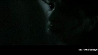 जूलियट बिनोश एल्स पीएल2012 में न्यूड पोज करती है!