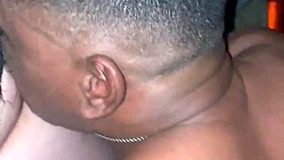 ब्रूनेट स्ट्रॉन्ग होममेड मोमेंट्स एंजॉय करती है