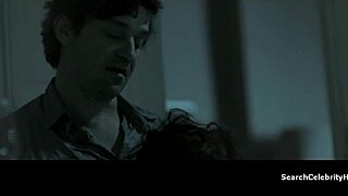 जूलियट बिनोश एल्स पीएल2012 में न्यूड पोज करती है!