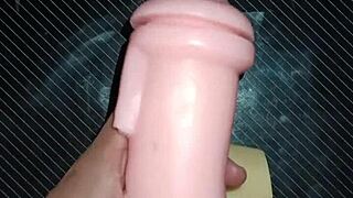 Trio kissy y dolly from vagina to tits leaves me dry.