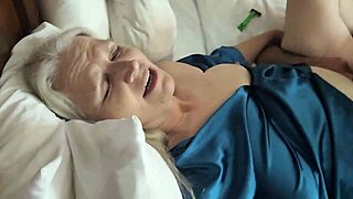 trading oral with my friend on his big cock