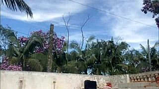 i stay like this all day when the bricklayer is here 😏