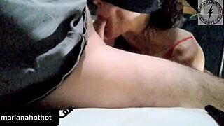 como me gusta jugar con la pija en mi boca