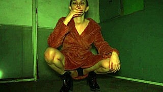 Amateur smokes and spits in high heels