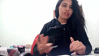 Sarah Rosa shares her weird fetishes in vlog