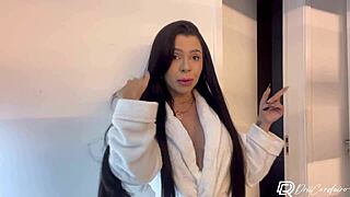 Seduced Delivery Guy, Came Hard On His Dick