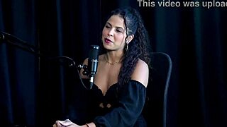 she has certain small things, was a model, gave tips to women and talked to mom about selling content - sweet karolzinha