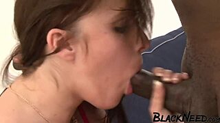 बीबीसी हॉर्नी कॉलेज स्टूडेंट को डीपथ्रोट स्लॉपी ऐक्सोटिक इंटररेसियल बिग ऐस बिग कॉक रफ फक कर रहा है