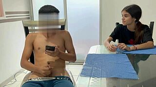 Encuentro Al Cachondo De Mi Hermanastro D�ndose Una Jalada De Polla Y Quiero Ayudarle Historia Completa