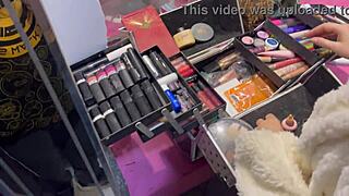 o bar com calcinhas penduradas no teto