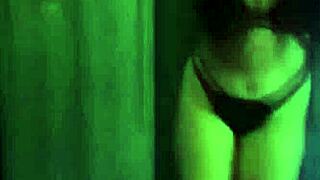 gostosa bunduda in lingerie for halloween fun