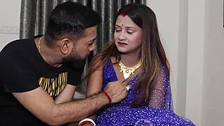 रियल कपल हॉट सेक्स करता है, वाइफ स्ट्रिप करती है और जोर से चोदी जाती है 😘