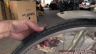 Deutsche dünne teen in strumpfhose gefickt