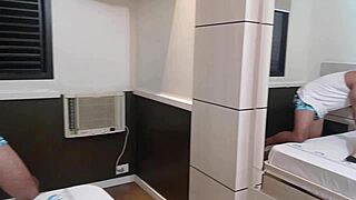 Loirinha Safada Que Adora Uma Piroca Grande No Cuzinho Apertado