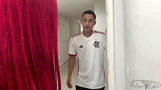 Veio procurar meu enteado e acabou me fodendo?