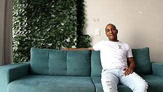 Neg�o Fodendo Arrebentando A Loirinha No Teste Do Sof�