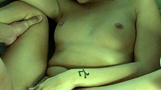 सेक्सी मिल्फ ब्लोंड सिंडी क्रॉफर्ड ने स्टॉकिंग्स में मुठ मारी