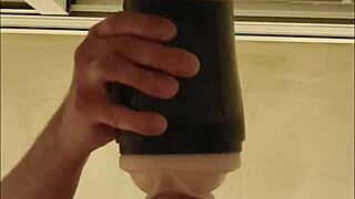 Follando mi fleshlight hasta que me hace temblar del orgasmo