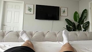 my step sis needs help stretching alexa chains