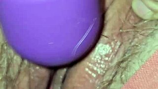 Detailed night time orgasm with a cougar in the dark