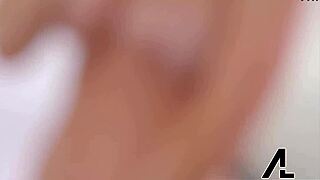 alix lynx in underwear wants pussy