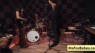 Nia Bleu Gets Facial Cumshot