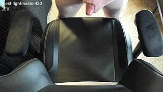 look at this redhead teen spraying massive cum. want to see more?