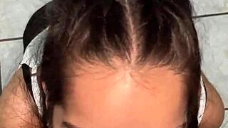 Chupar o pau cheio de veias do Wellington Prado e deixar ele todo babado antes de meter