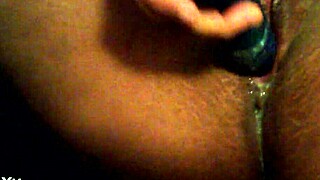 Big booty red bone shakes her wet ass and pussy in steamy display