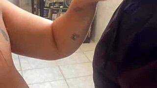 Fiz uma chamada de video no apartamento do cara que eu acabei de conhecer no final dei um presentinho pra ele 😏