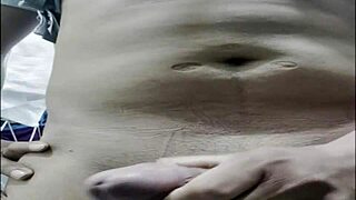 Filipina girlfriend's wet swollen pussy on video call 😏