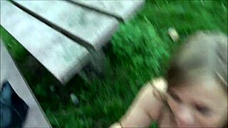 Public beim Fingern erwischt Passant fickt mich blank