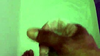 she records herself masturbating and sends the video to her curvy aunt