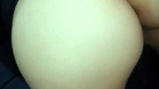 Lo zorra de la vecina esta muy mojada y no trae ropa interior 😏