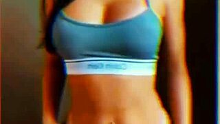 Look at this safada rebolando and dancing funk so wildly!