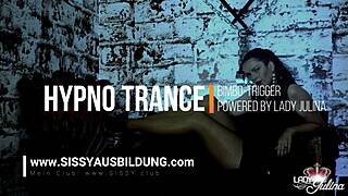 Chatting about sissy bimbo hypnosis triggers in German trance sessions