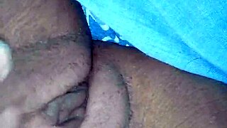 venezolana merideña appears in a brief solo masturbation clip from her recent amateur session