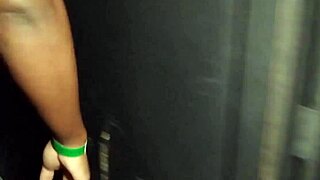 The cameraman fucked Priscila Diabinha after the black guy failed in this outdoor gloryhole wife scene