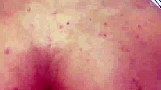 fudendo o cuzinho rosa da cacheada gostosa até gozar