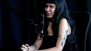 She answers who she sucks sits or passes without much pain wants recognition and the family that judged her - Indiazinha watch on sheer red