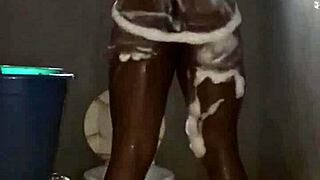 Why skip your morning shower when you're this curvy?