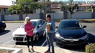 Delivery driver enjoys perks with blonde housewife in lingerie