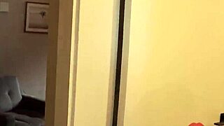 minha esposa saiu e eu fiz a amiga ruiva peituda mamar até gozar na boca dela, será que conta?