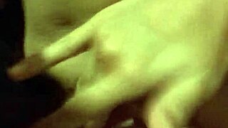 A Mi Esposa Le Encanta Masturbarse with Detailed Solo Action