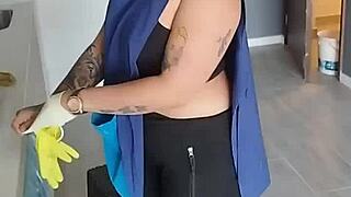 Mi Jefe Me Pide Que Le Chupe La Polla En Mi Trabajo