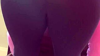 this old gringa milf shows off her mature curves. her big ass gets all the attention in casual play.